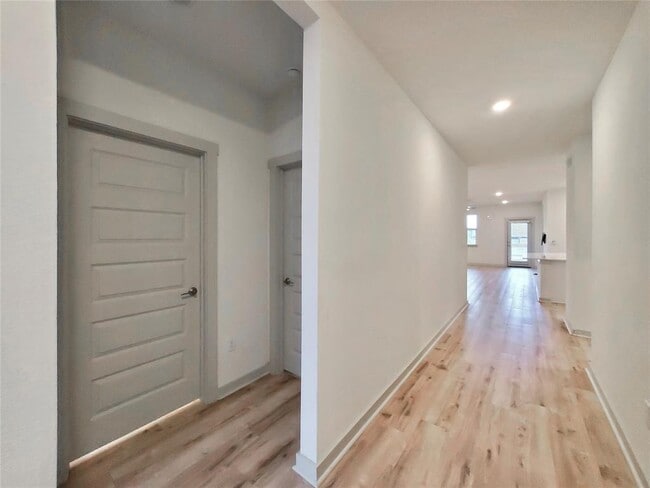 Foto del edificio - 7704 City Top Blvd