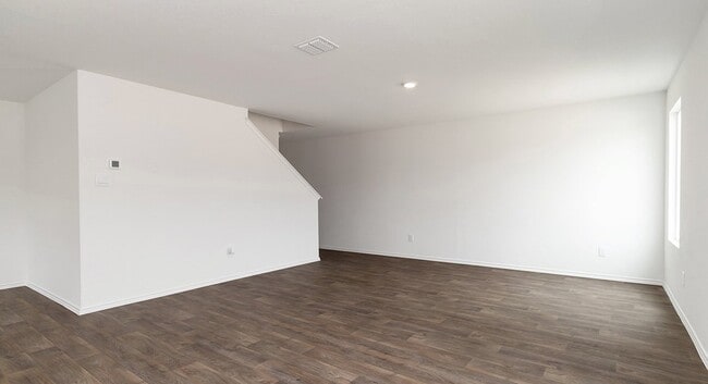 Building Photo - 1671 House Finch Dr