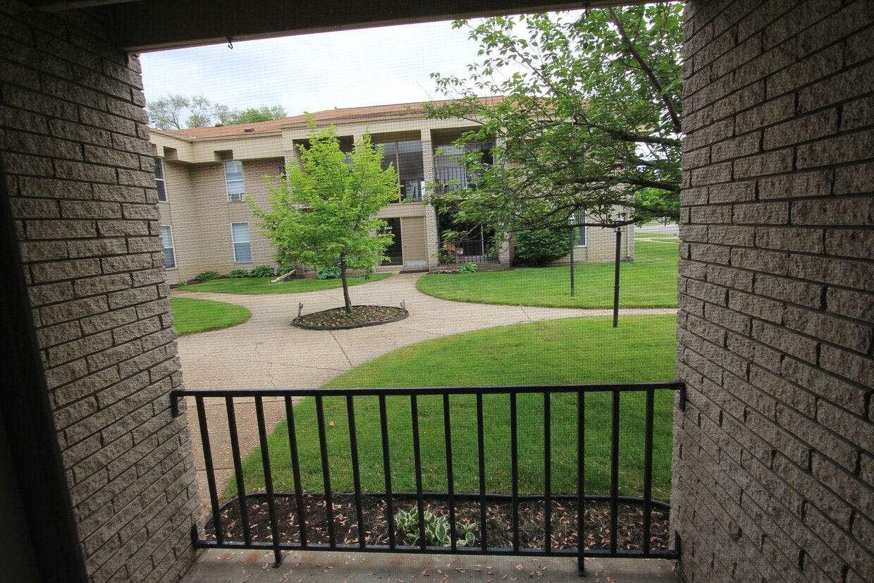1080 N Campbell Rd Unit 1, Royal Oak, MI 48067 Apartments Royal Oak
