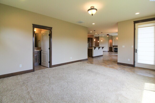 Foto del edificio - 3 Bed/2.5 Bath Large Horn Rapids Home