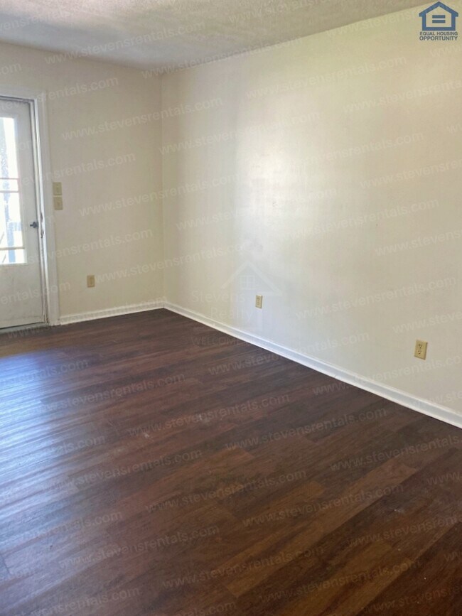 Foto del edificio - 246 Dogwood Pointe Dr