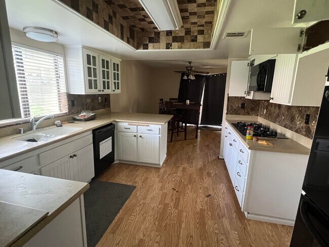 Building Photo - 40032 Bluebird Ln N