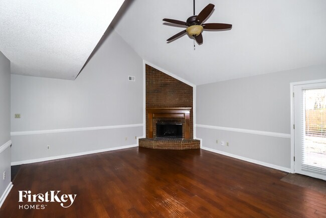 Foto del edificio - 8824 Bredbury Cove E