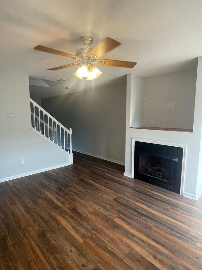 Building Photo - Stafford Crossing Condo, End unit with gar...