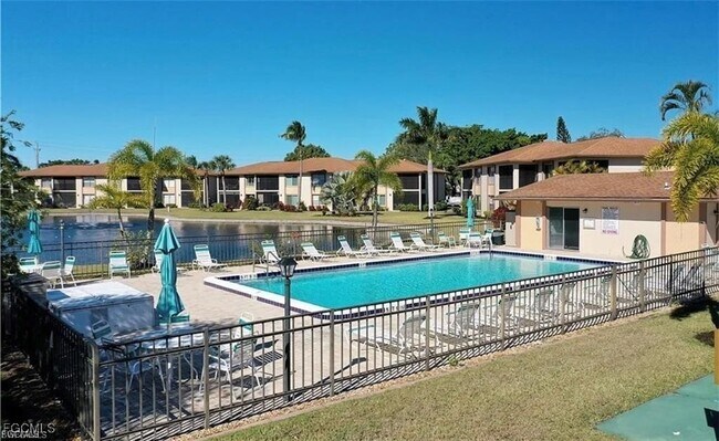 Foto del edificio - 16881 Davis Rd