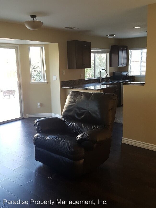 Foto del edificio - 3 br, 2.5 bath House - 2024 N. H St.