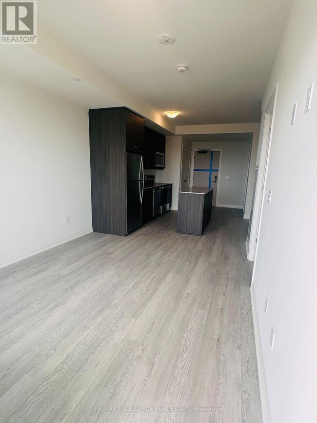 Building Photo - 1415 Dundas St E