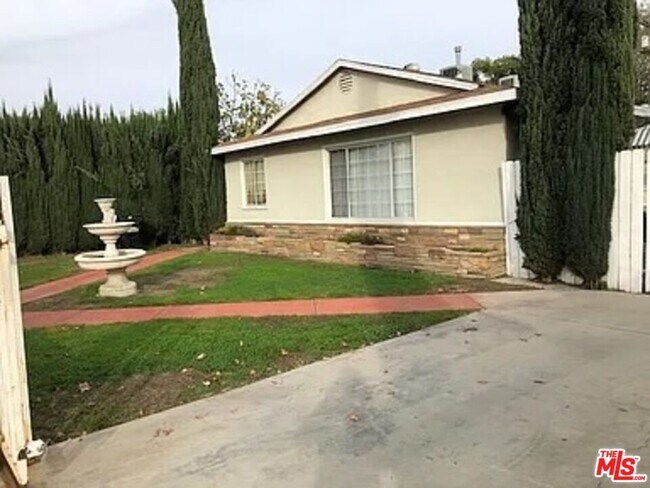 Foto del edificio - 5808 Colfax Ave