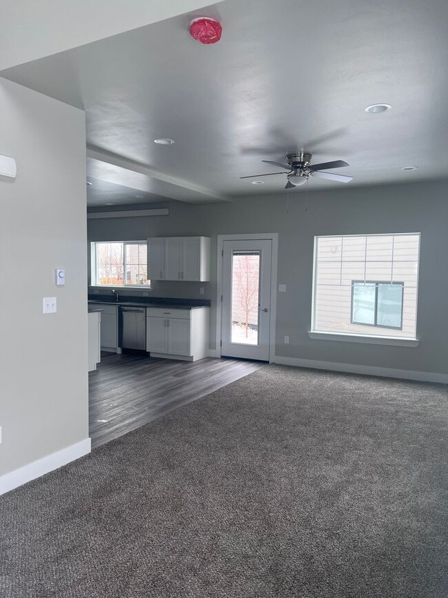 Foto del edificio - 3 BR townhouse in Victor, ID W/ Garage