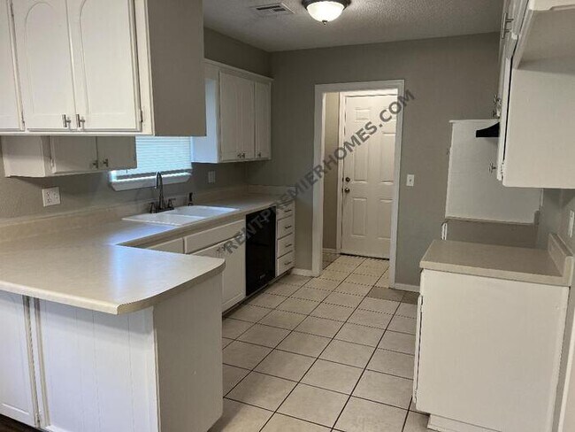 Foto del edificio - 913 Glenmanor Dr. Midwest City, OK 73110