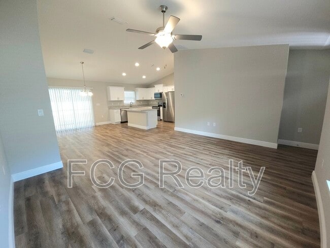 Building Photo - 9058 N Bee Way