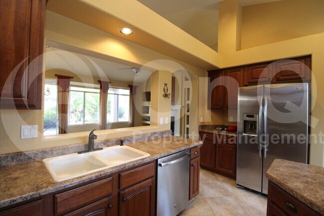 Foto del edificio - 3392 W Monterey St