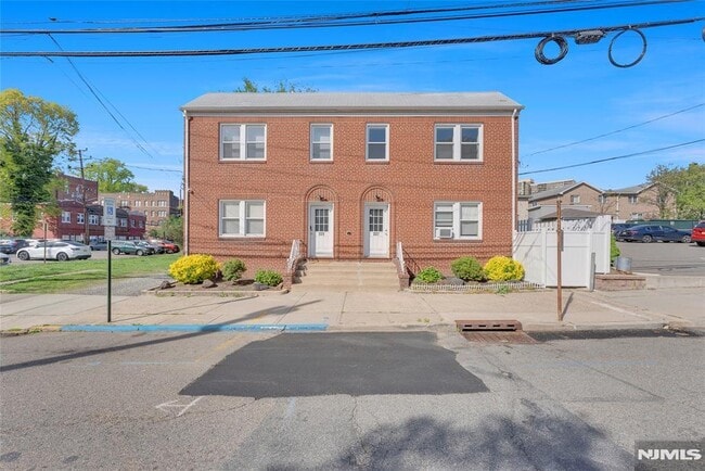 Building Photo - 227 Columbia Ave