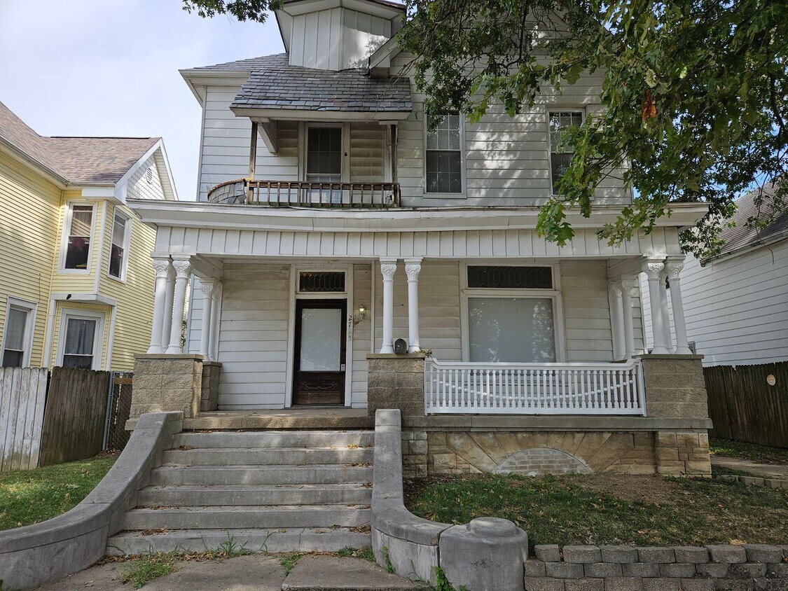 Foto principal - Beautiful 4 bedroom/1.5 bathroom home for ...