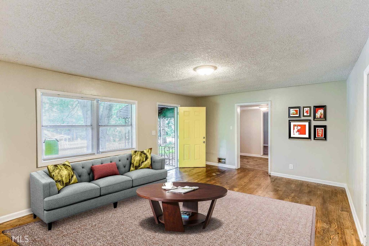 Building Photo - 3516 Tulip Dr