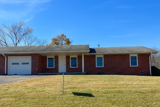 Building Photo - 50 Brookside Dr