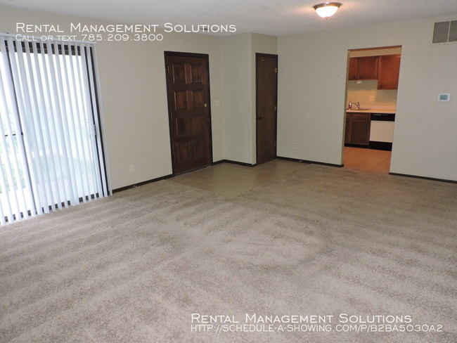 Building Photo - Bluewood East Apts - 2 BR 1 Bath