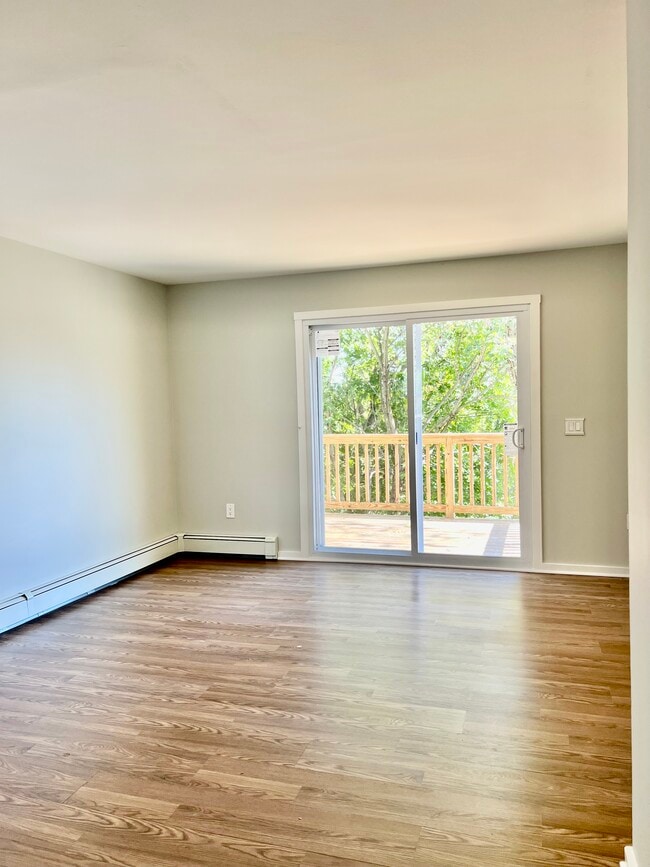 58 Saginaw Trl, Shelton, CT 06484 Townhouse for Rent in Shelton, CT