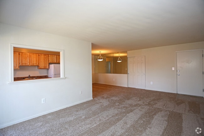 Interior Photo - Fallstaff Manor
