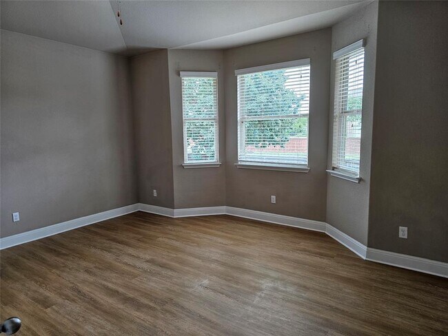 Foto del edificio - 360 Quarry Ln