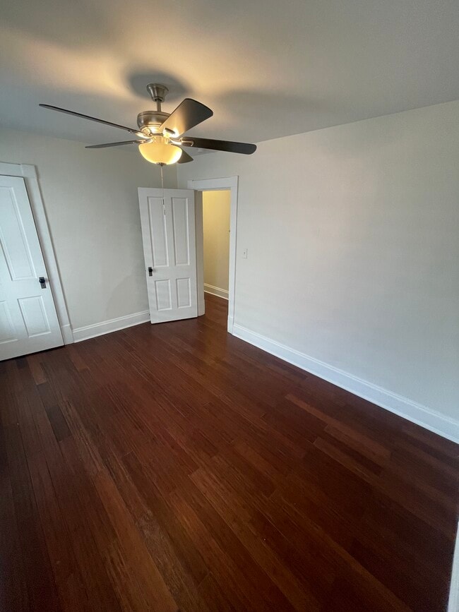 Foto del edificio - 443 E Whittier St