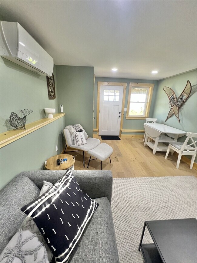 Building Photo - 103 Douglas Hill Rd