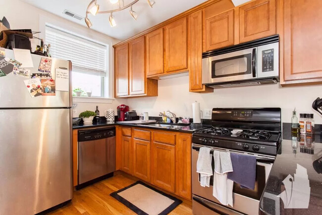 1516 W Waveland Ave Unit 1, Chicago, Il 60613 - Condo For Rent In 