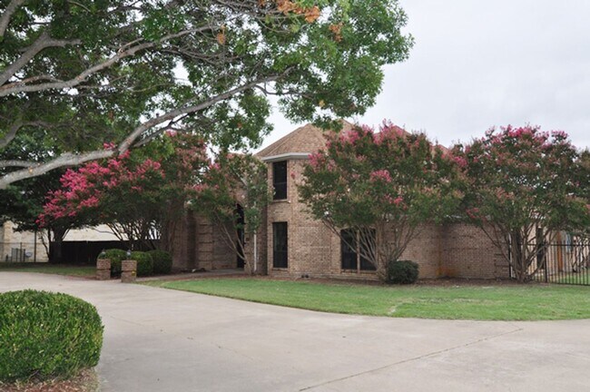 Building Photo - Custom home on Acreage in Carroll ISD!