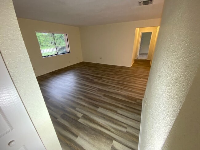 Building Photo - 3/2/2 Deltona available January 5, 2026