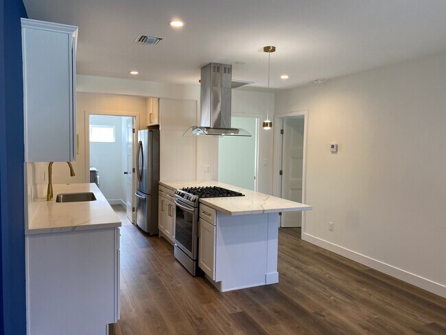 Building Photo - 5024 Topanga Canyon Blvd