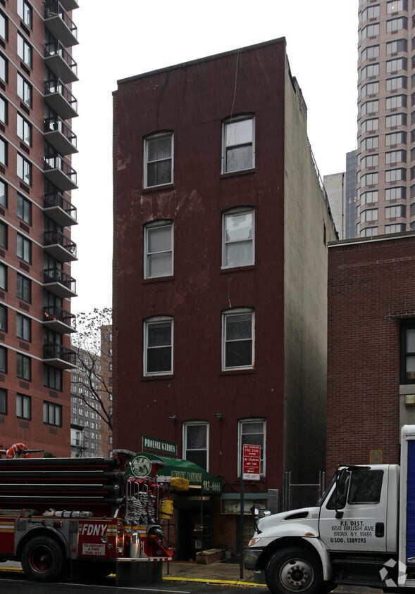 Foto del edificio - 242 E 40th St
