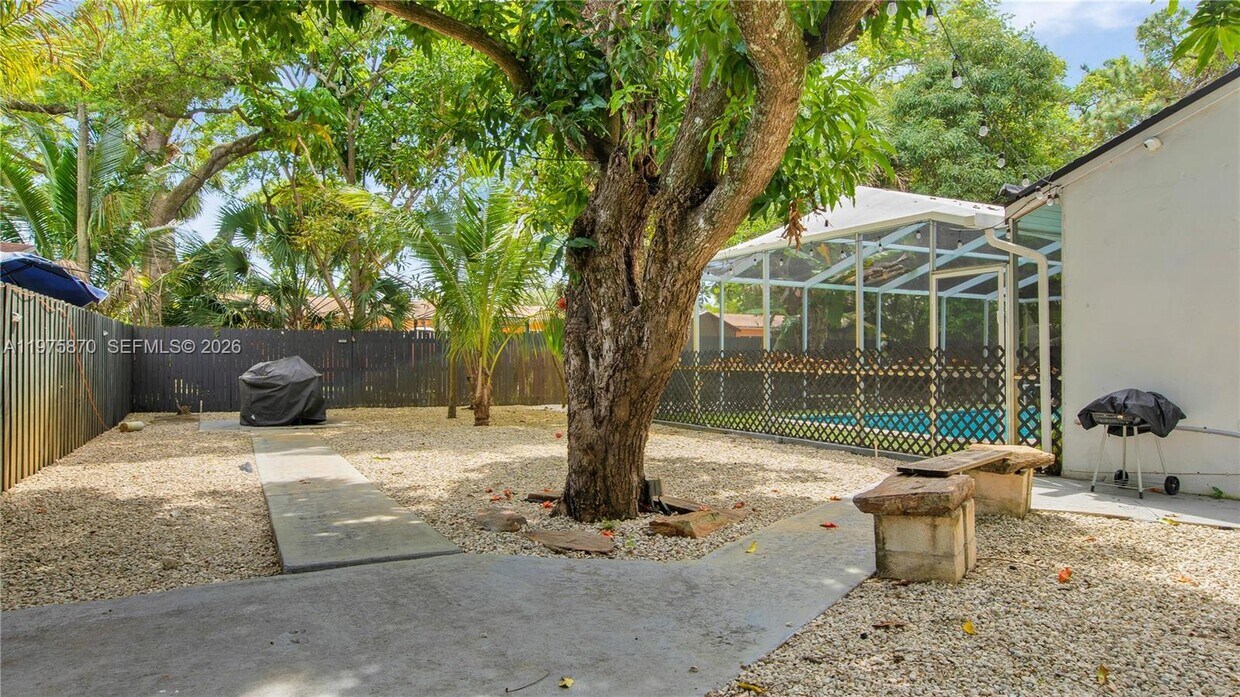 Foto del edificio - 1750 NE 144th St