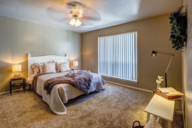 Foto del edificio - 480 W Parker Rd