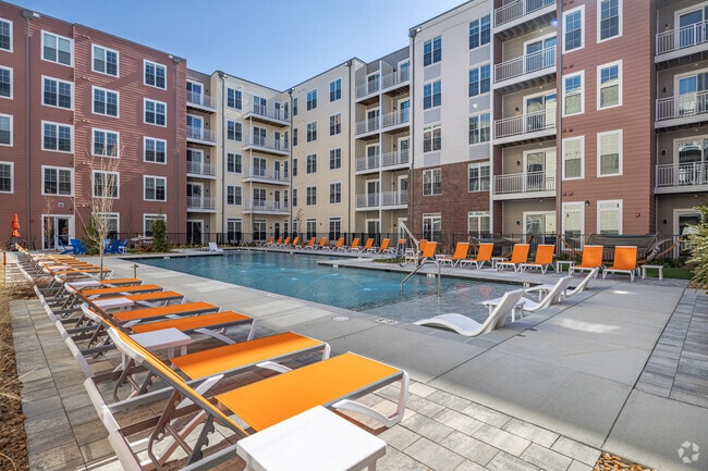 Triton Scotts Addition - Monument - Triton Scotts Addition - Monument Apartments