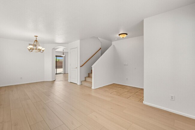 Foto del edificio - Solar Home with Nice Floorplan in a Great ...