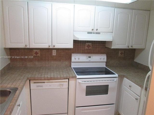 Building Photo - 8215 SW 152nd Ave