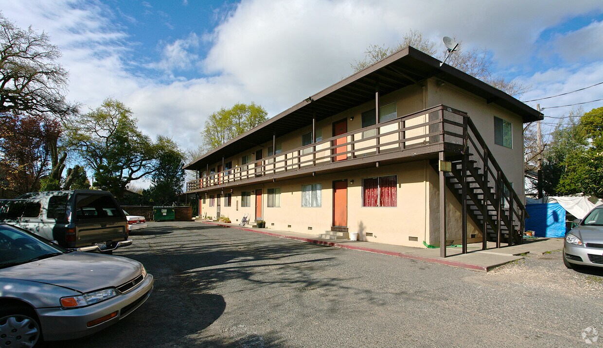 Building Photo - 359 W Verano Ave