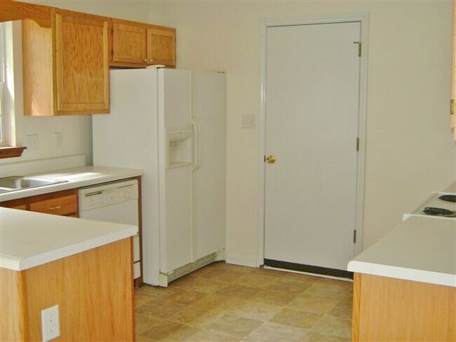 Foto del edificio - 501 Greenleaf Ct