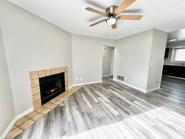 Building Photo - 1042 Mazatlan Cir
