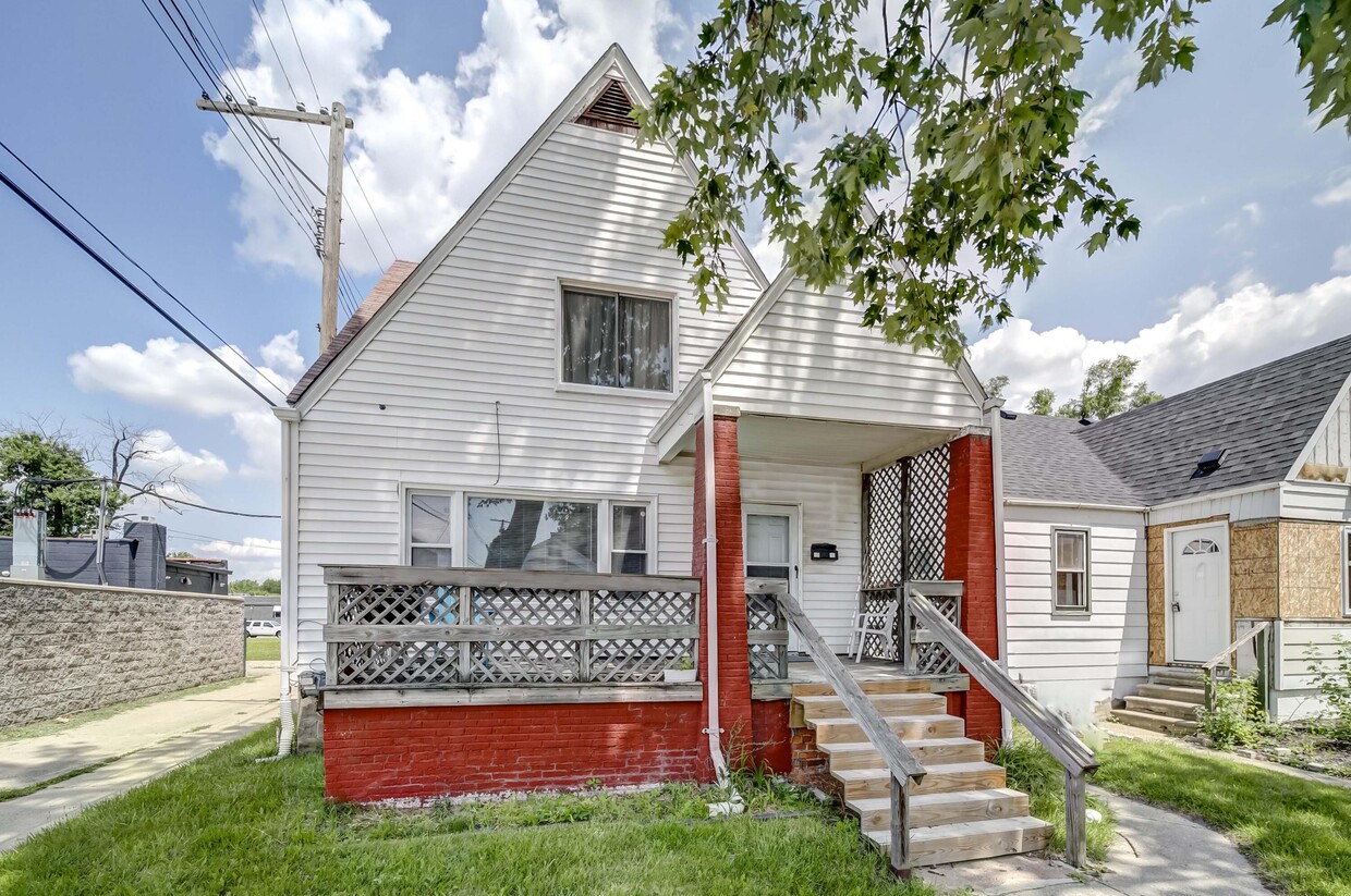 Primary Photo - 27 E Milton Ave