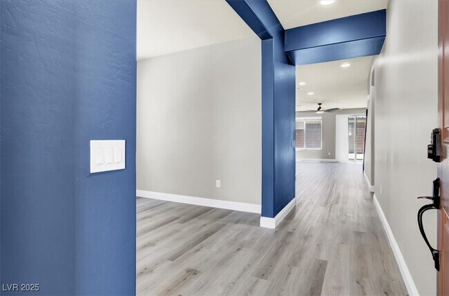 Foto del edificio - 7651 Dewy Falls Ave