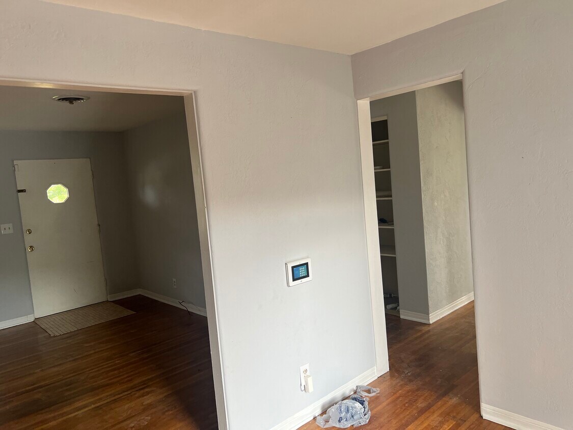 Foto principal - 2326 Cres Ridge Rd