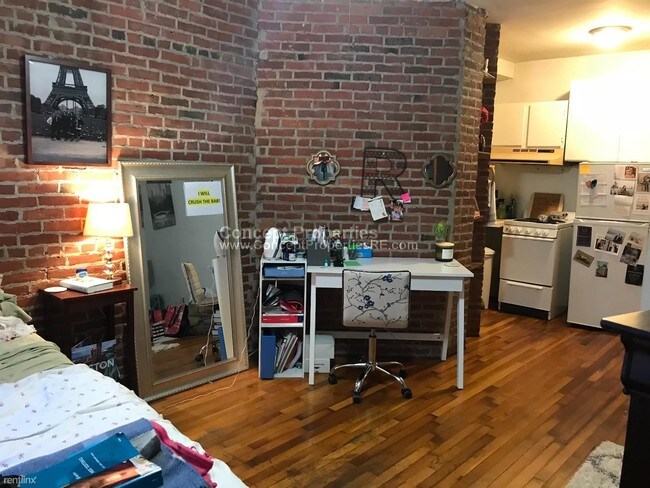 Building Photo - Studio, 1 bath  - 259 W Newton St Apt 2H