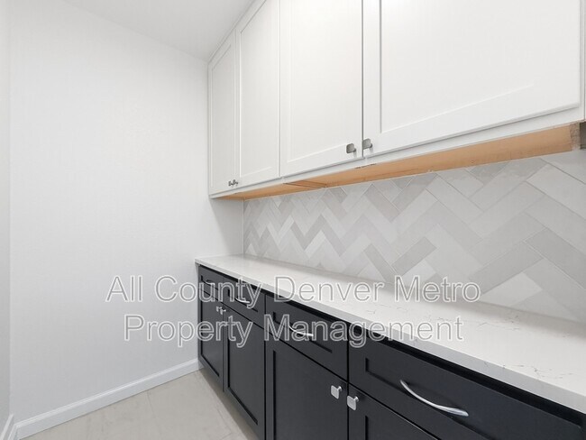 Foto del edificio - 8418 Everett Way