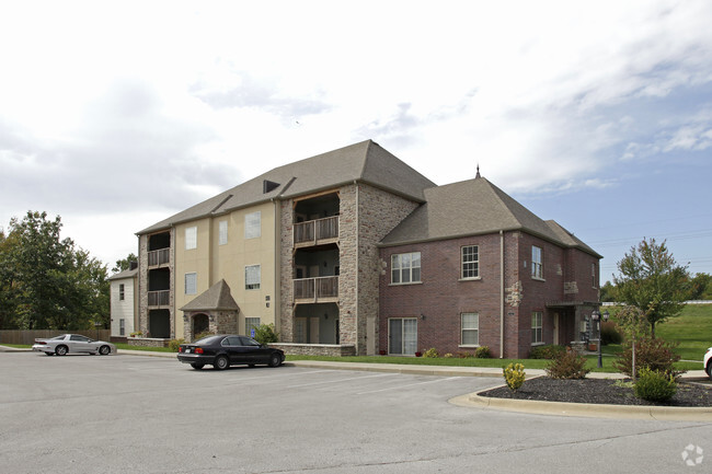 Building Photo - Martin Riley Apartments