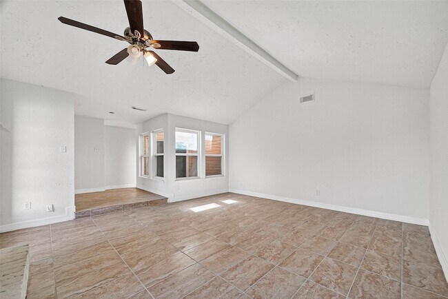Building Photo - 2223 Courtney Ct