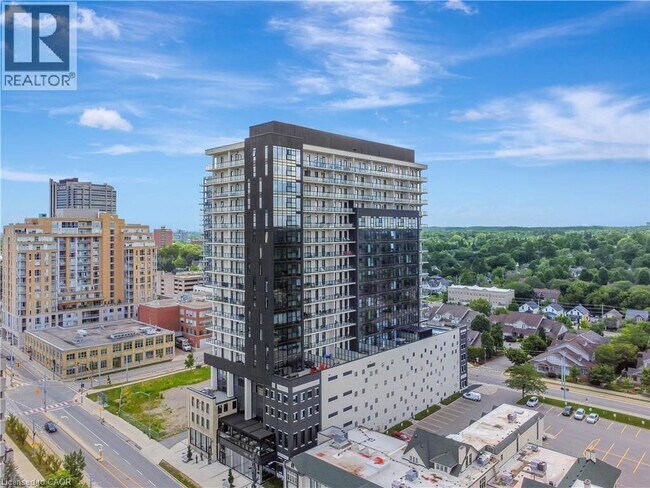 Photo du bâtiment - 181 King St S