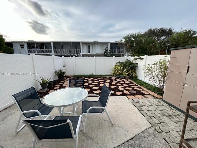 Foto del edificio - 6792 SW 40th St