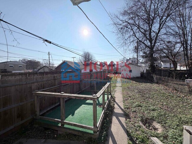 Building Photo - Three Bedroom House | Now Available