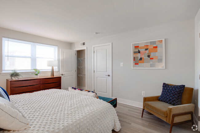 1BR, 1BA - 755SF - Bedroom - Castlebrook Apartments